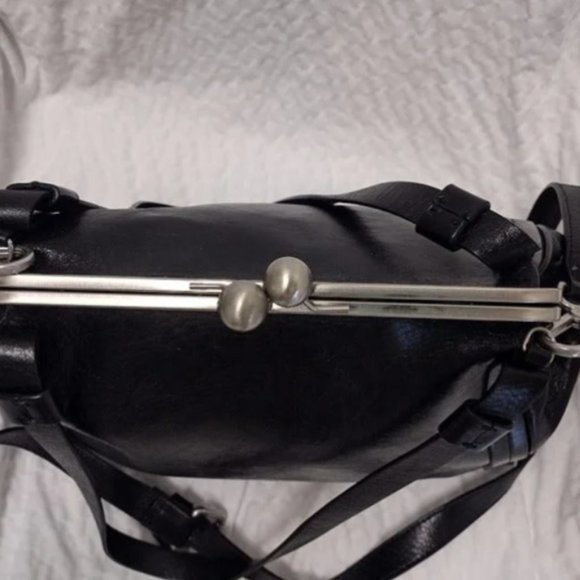 SOLD Lia Numa Made in Italy Leather Kiss Lock with Detachable Crossbody Strap - Picture 2 of 7